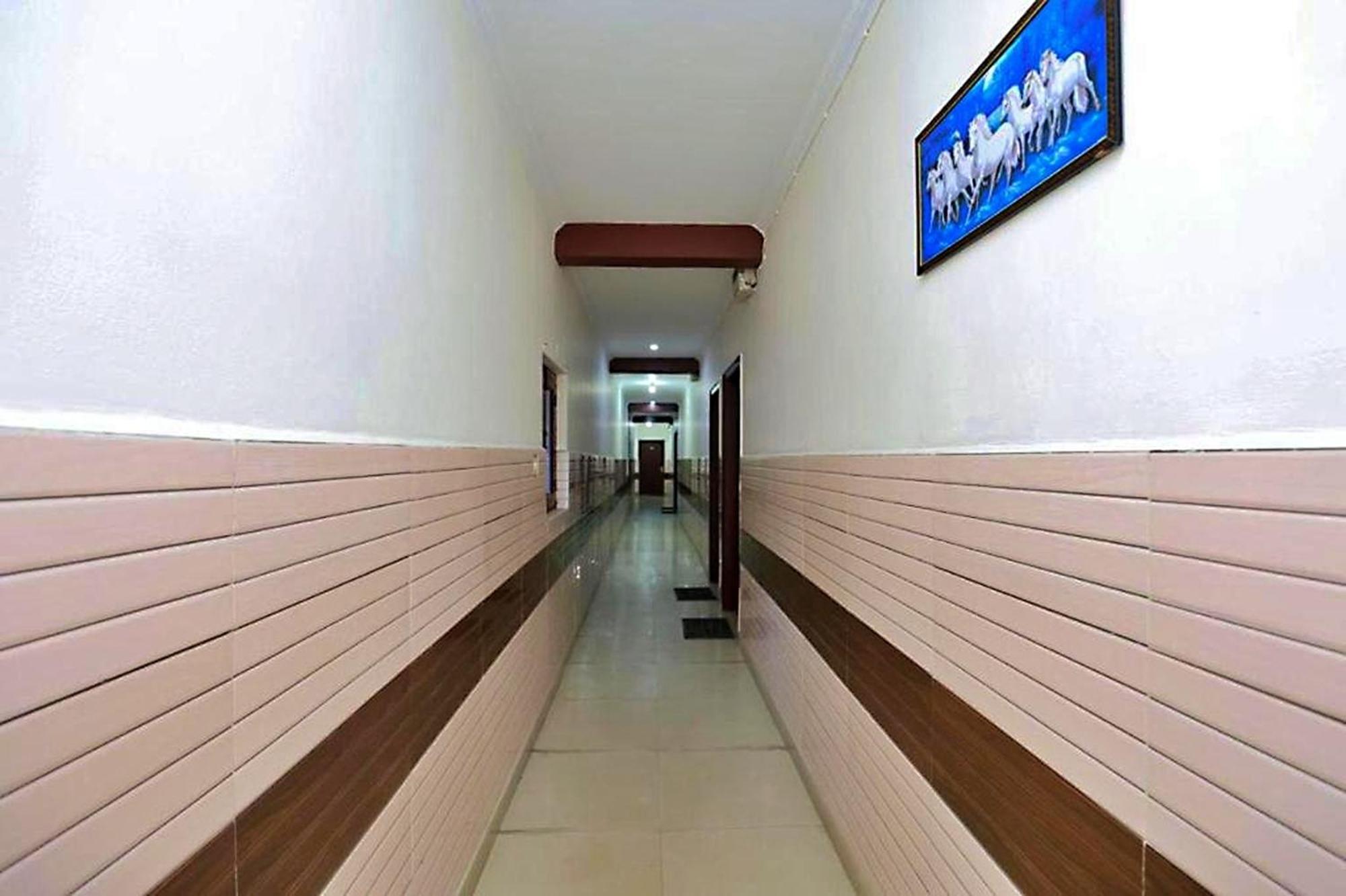Hotel Sunlight Inn Nova Deli Exterior foto